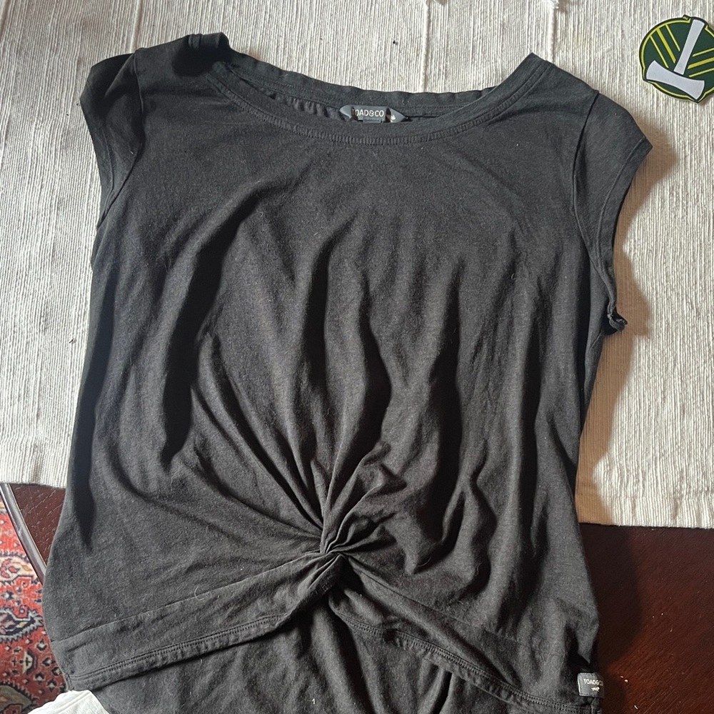 Toad&Co Black Twist Detail Muscle Tee